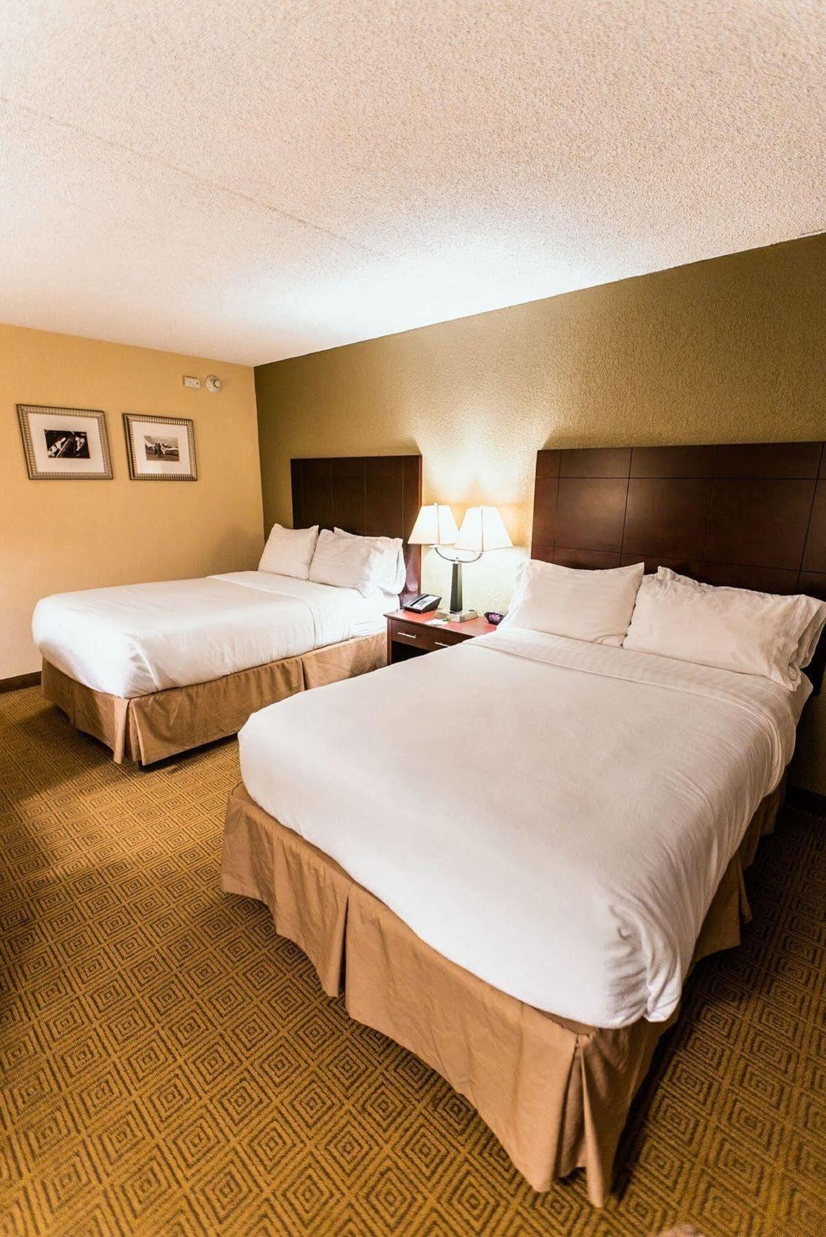 Holiday Inn South Plainfield-Piscataway By Ihg Exterior foto